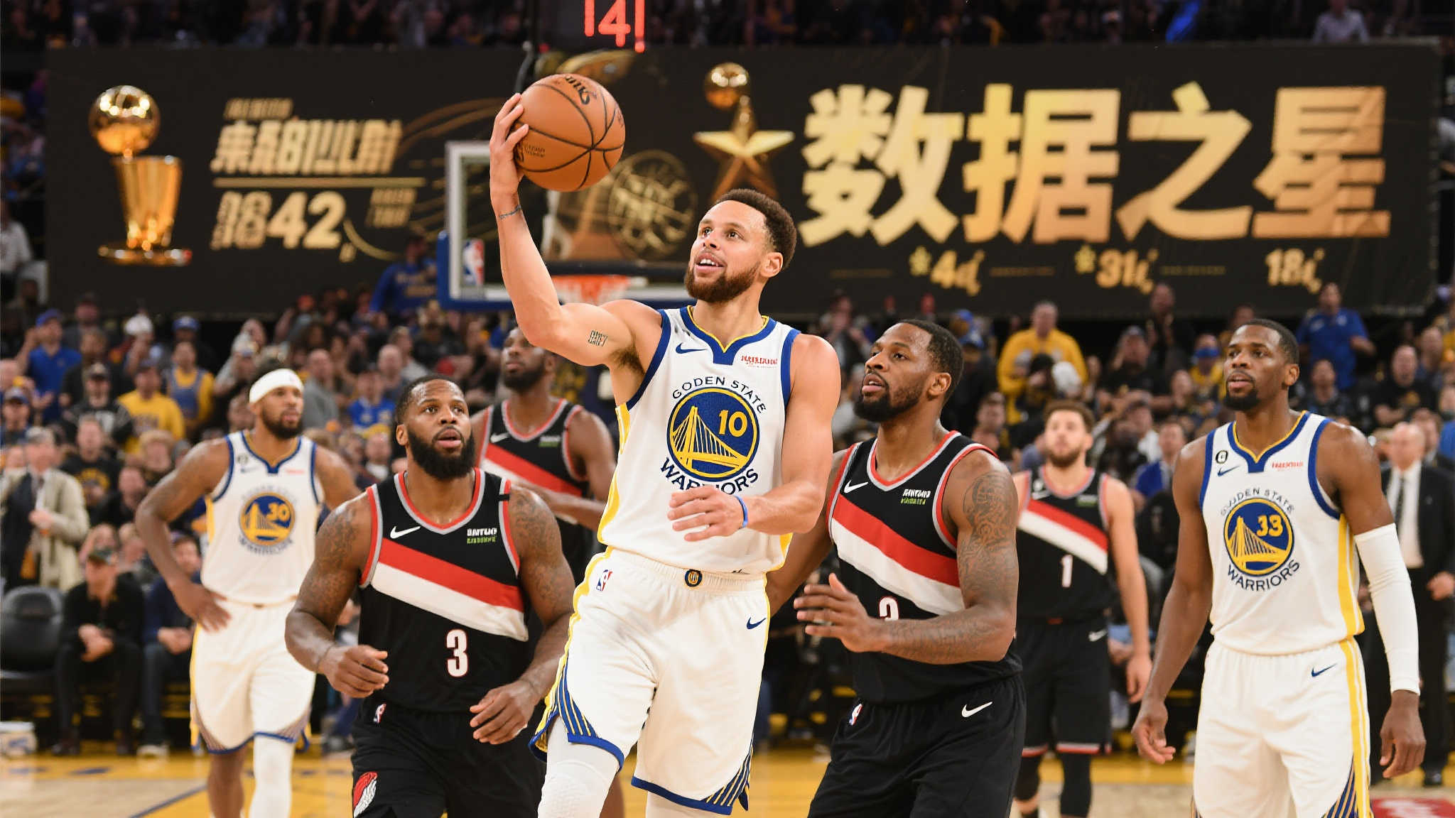 总决赛数据盘点:SGA称霸得分榜,哈利掌控助攻,麦康制胜抢断,切特双冠加身 在激动人心的篮球总决赛中,球员们以卓越表现和华丽的